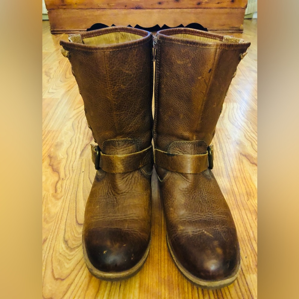 Mid-calf boots